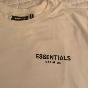 ESSENTIALS Mens T